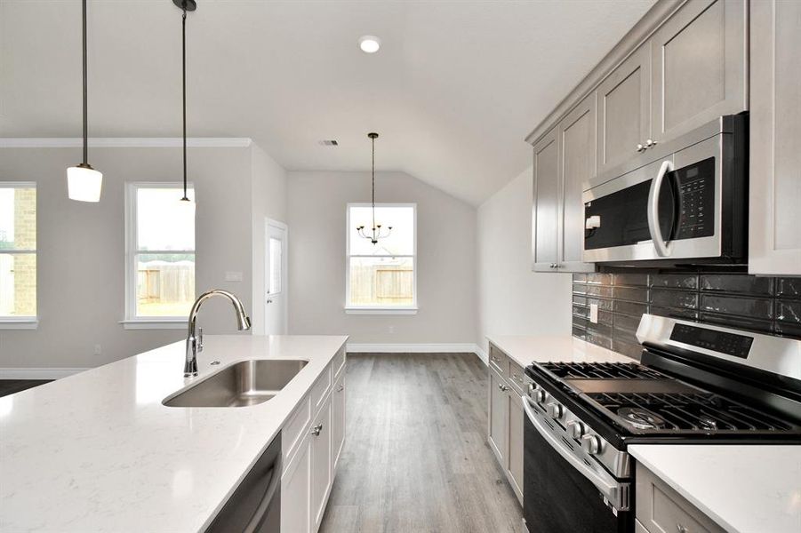 Beautiful Open kitchen with Kitchen Island