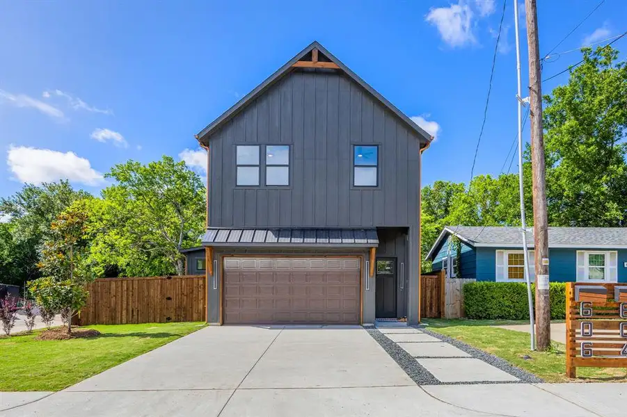 Front exterior of a new home in , Rockwall, TX, highlighting curb appeal (Image 1). Front exterior of a new home in , Rockwall, TX, highlighting curb appeal (Image 1).