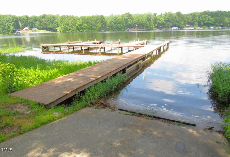 Community boat ramp