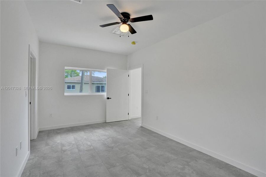 Spacious, unfurnished interior of a new home in , Fort Lauderdale (Image 37).