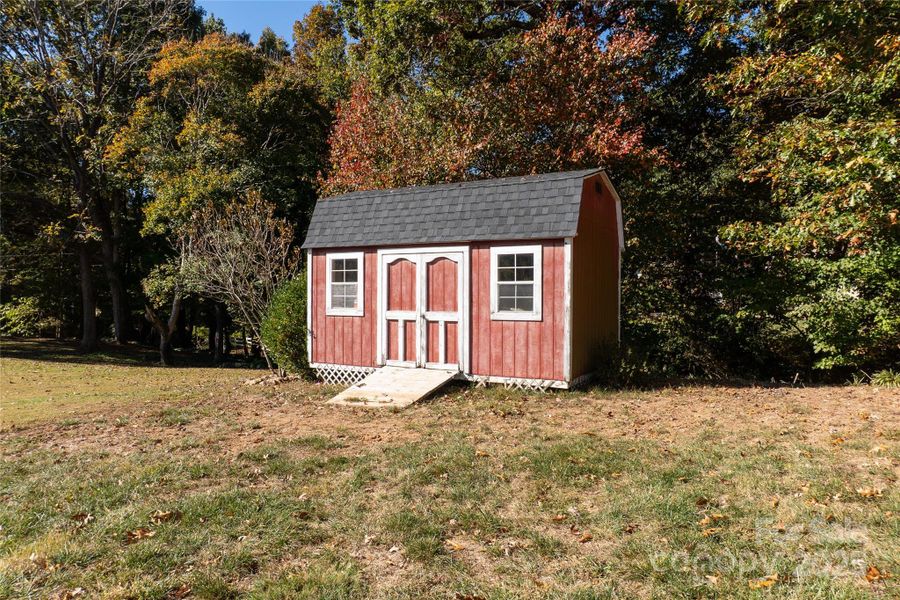 Image 38 of a home in .