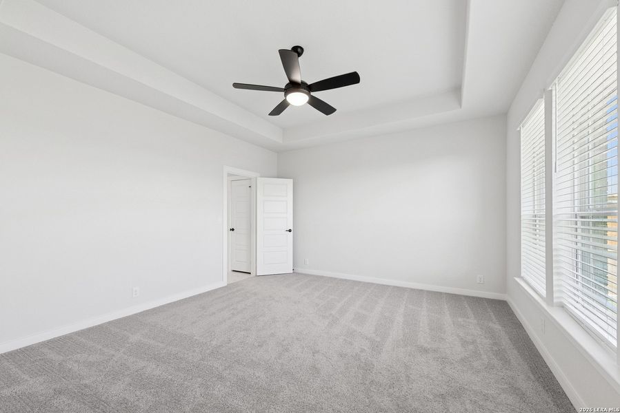Spacious, unfurnished interior of a new home in , New Braunfels (Image 5).