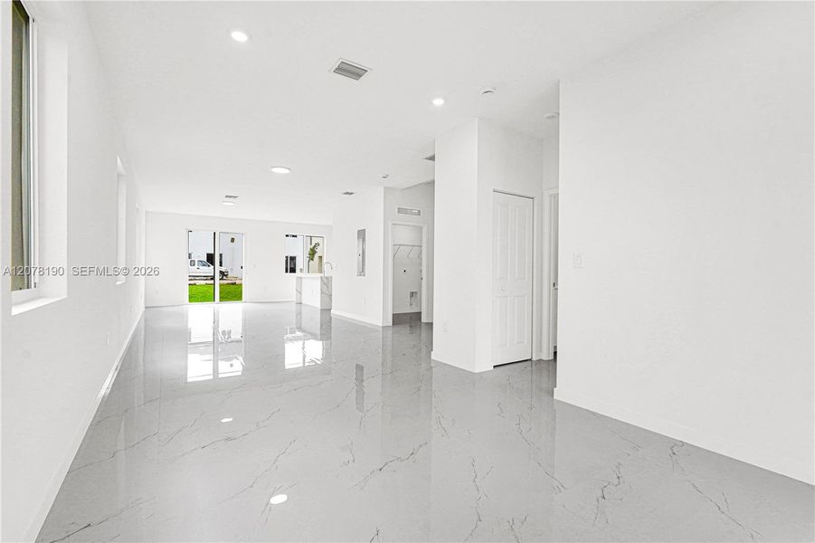 Spacious, unfurnished interior of a new home in , Miami (Image 108).