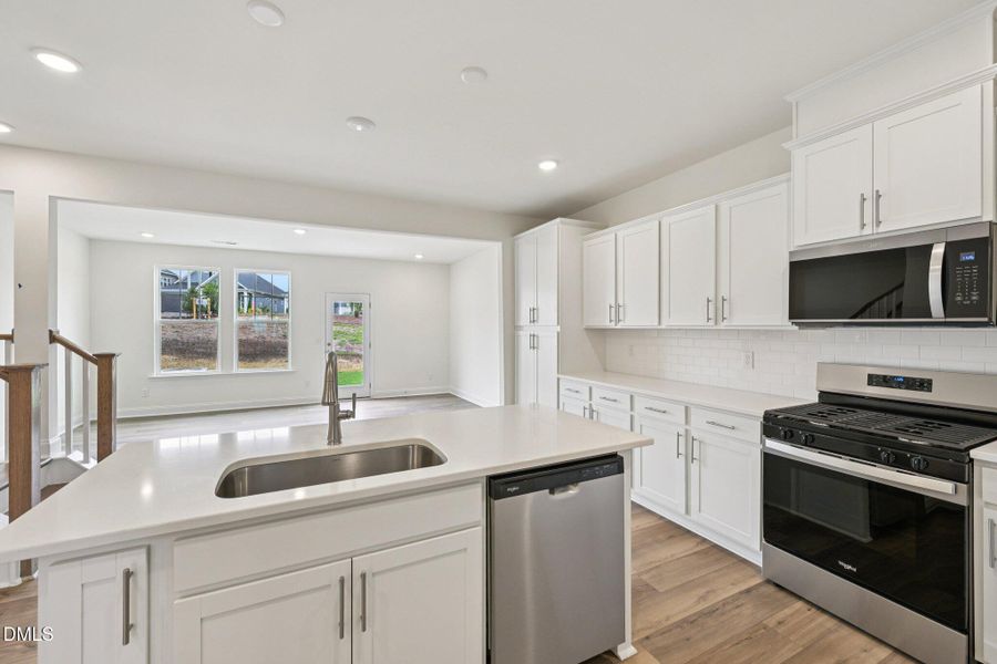 12-web-or-mls-Kensley Grv Ln-S1207-012