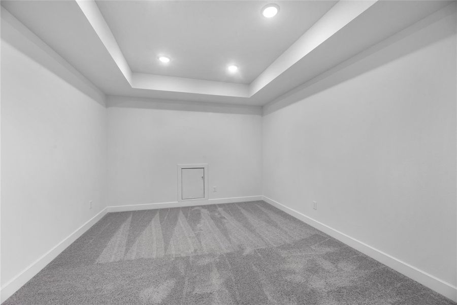 Spacious, unfurnished interior of a new home in Lago Mar, Texas City (Image 20).