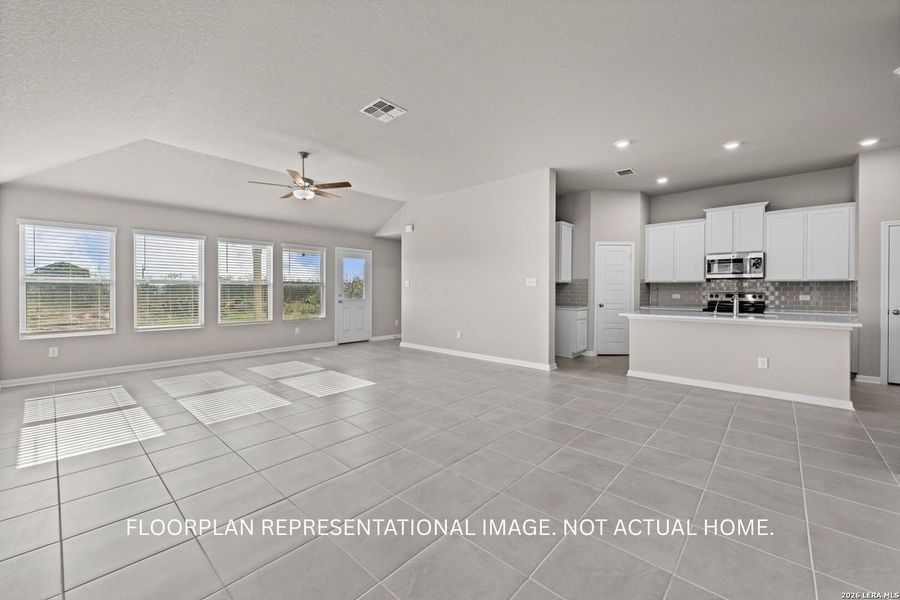 Spacious, unfurnished interior of a new home in Greenspoint Heights, Seguin (Image 13).