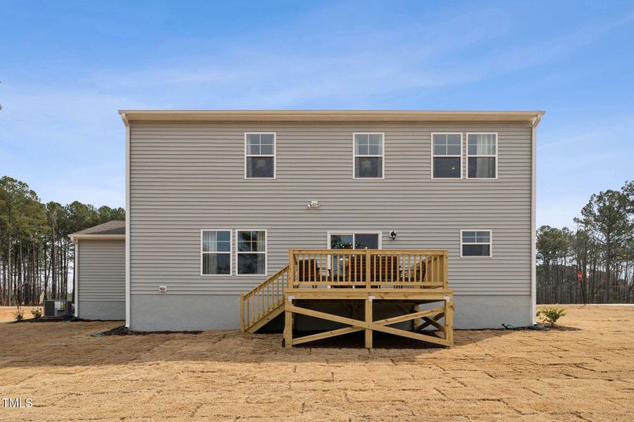 31- HHHunt Homes King Exterior Rear