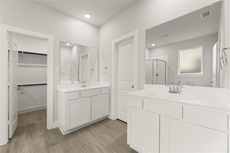 17. 1817 Jasmin June - Bath