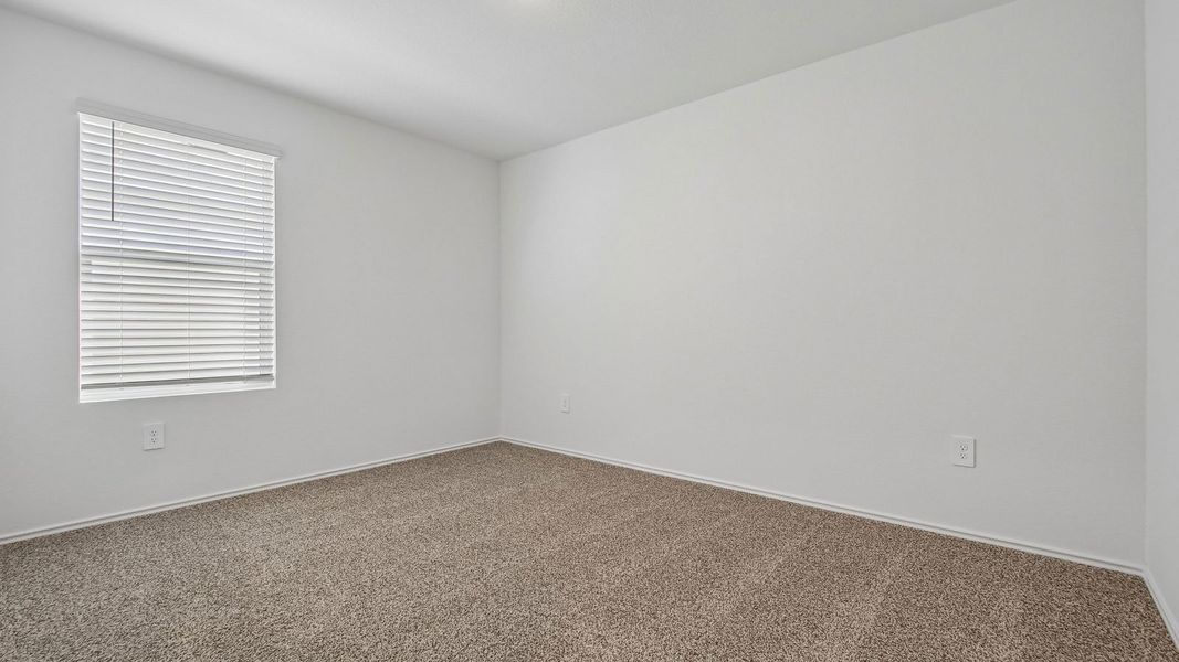 Spacious, unfurnished interior of a new home in Durango, Mustang Ridge (Image 36).