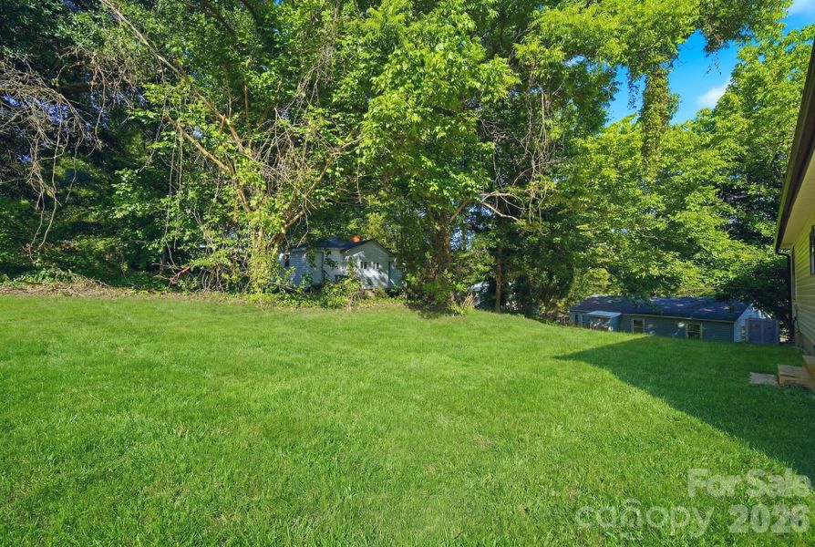 Natural landscape and outdoor views near in Gastonia (Image 41). Natural landscape and outdoor views near in Gastonia (Image 41).