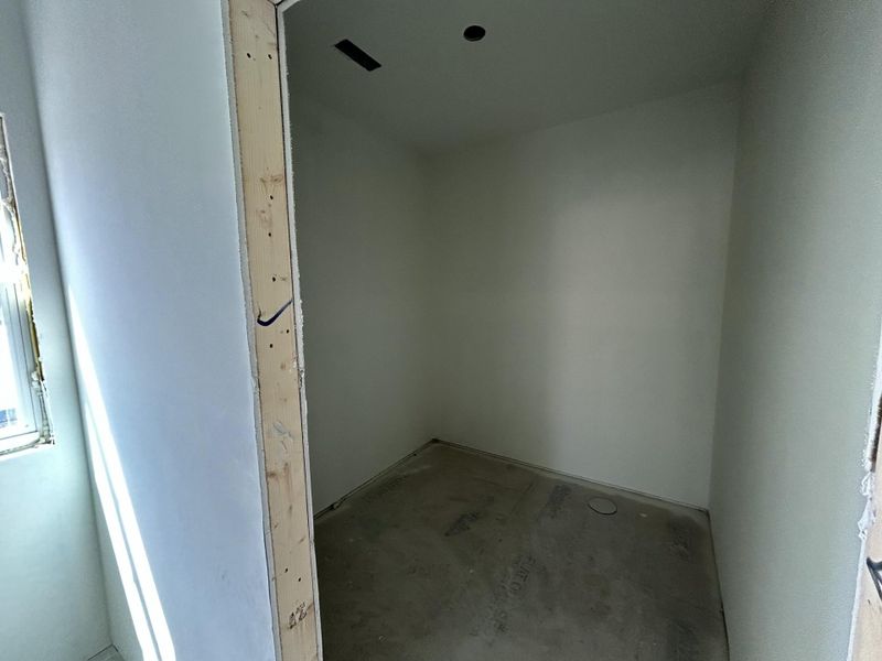 Spacious, unfurnished interior of a new home in , Summerville (Image 34).