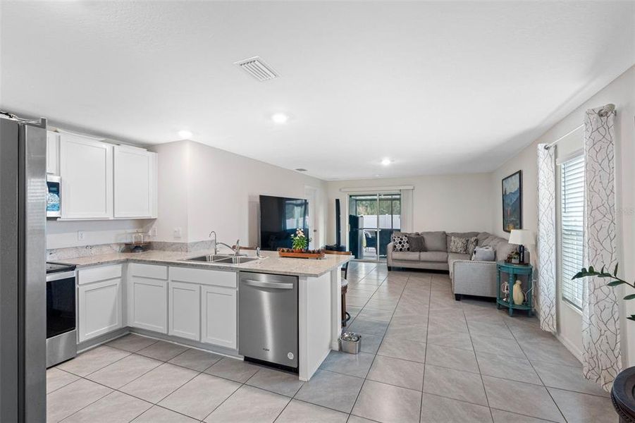 Furnished interior view inside a new home in North Park Isle, Plant City (Image 10). Furnished interior view inside a new home in North Park Isle, Plant City (Image 10).