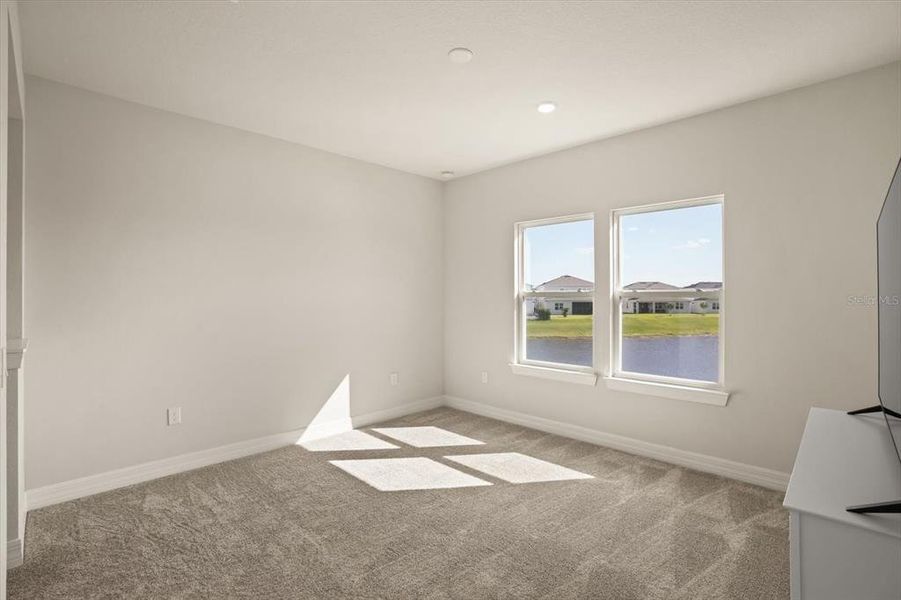 Spacious, unfurnished interior of a new home in , Orlando (Image 42).