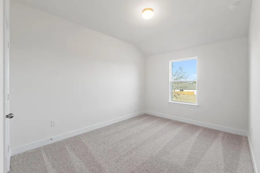 Spacious, unfurnished interior of a new home in Parmer Ranch, Georgetown (Image 33).
