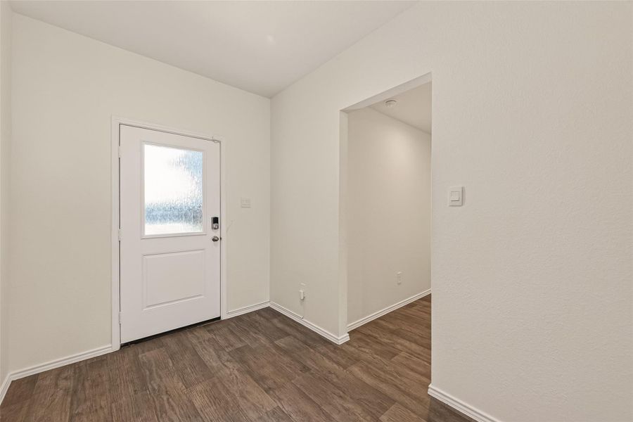 Spacious, unfurnished interior of a new home in Windstone on the Prairie, Richmond (Image 37).