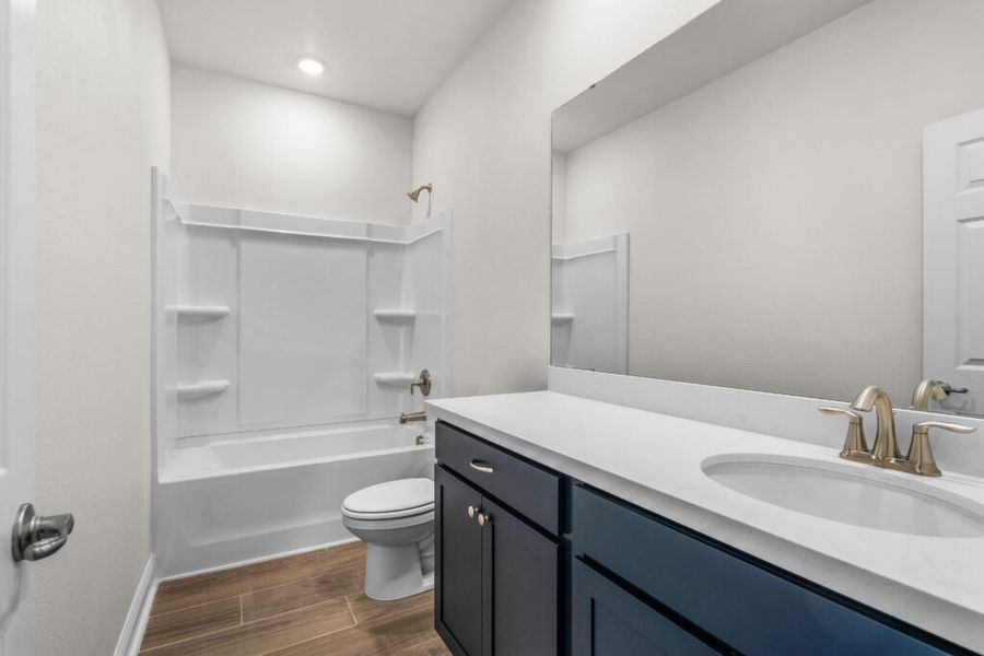 Furnished interior view inside a new home in Lake Merial, Panama City (Image 9).