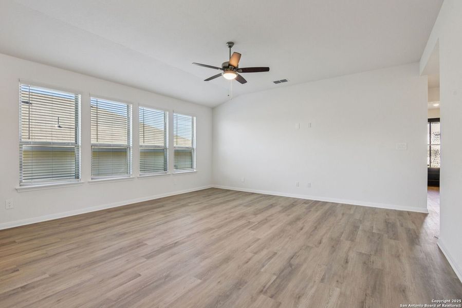 Spacious, unfurnished interior of a new home in Royal Crest, San Antonio (Image 35). Spacious, unfurnished interior of a new home in Royal Crest, San Antonio (Image 35).