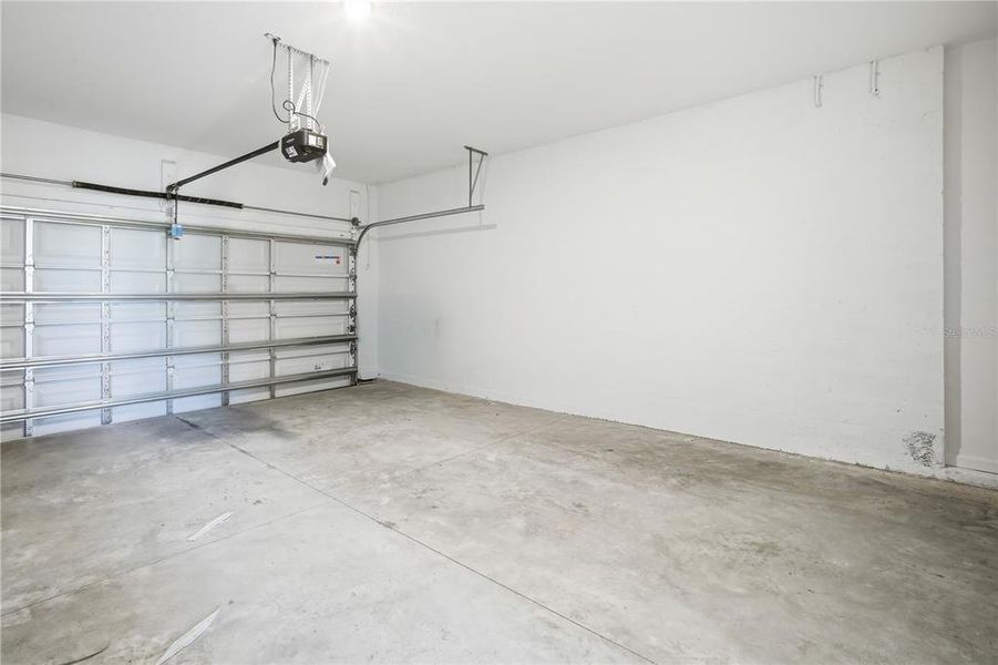 Spacious, unfurnished interior of a new home in Maple Ridge, Palmetto (Image 12). Spacious, unfurnished interior of a new home in Maple Ridge, Palmetto (Image 12).