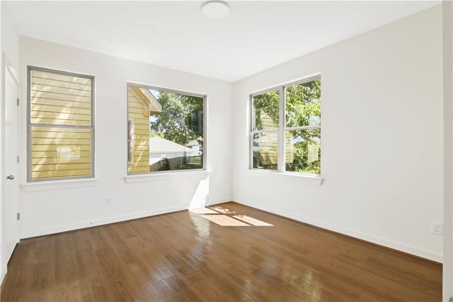 Spacious, unfurnished interior of a new home in , Atlanta (Image 10).