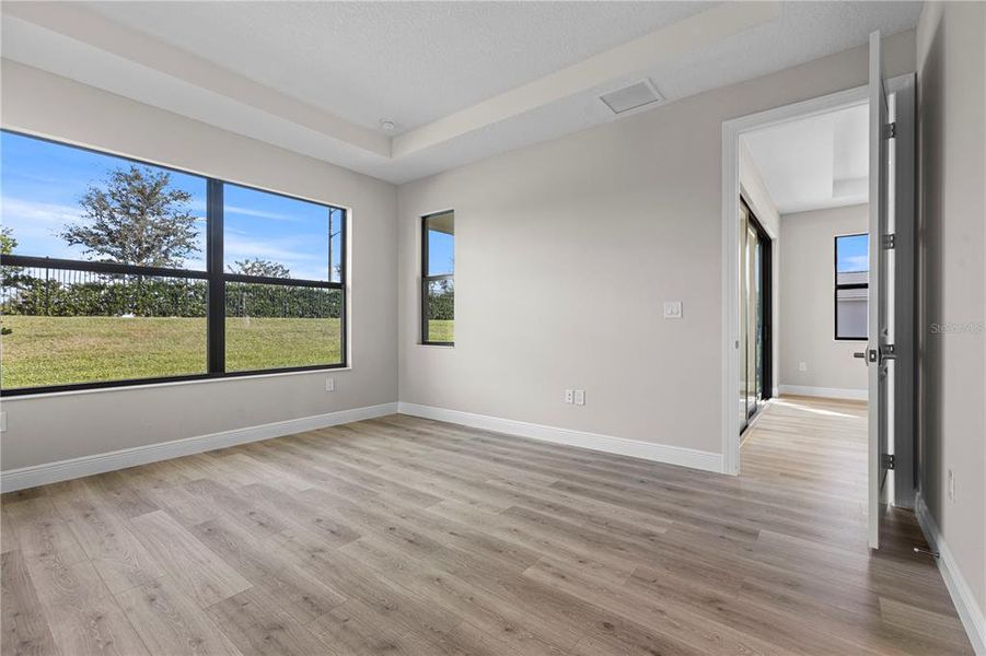 Spacious, unfurnished interior of a new home in Cresswind Lakewood Ranch, Lakewood Ranch (Image 20). Spacious, unfurnished interior of a new home in Cresswind Lakewood Ranch, Lakewood Ranch (Image 20).