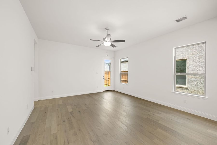 Representative unfurnished interior of a home built from the Durango by Windsor Homes in Walton Ridge, Corinth (Image 22). Representative unfurnished interior of a home built from the Durango by Windsor Homes in Walton Ridge, Corinth (Image 22).