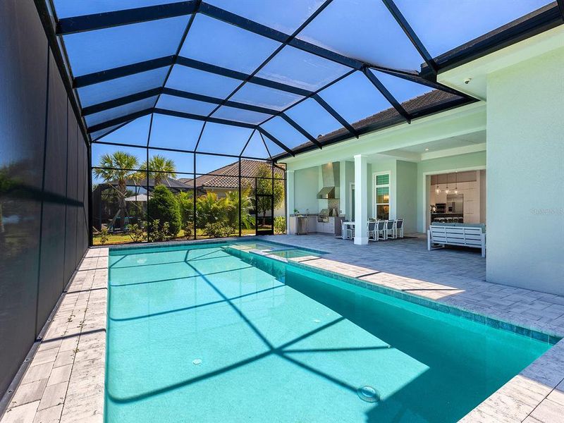 Exterior details and patio area of a home in , Lakewood Ranch (Image 36).