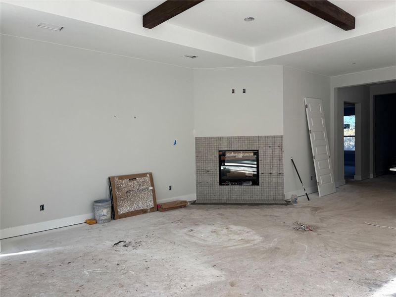 Spacious, unfurnished interior of a new home in The Hollows on Lake Travis, Leander (Image 23).