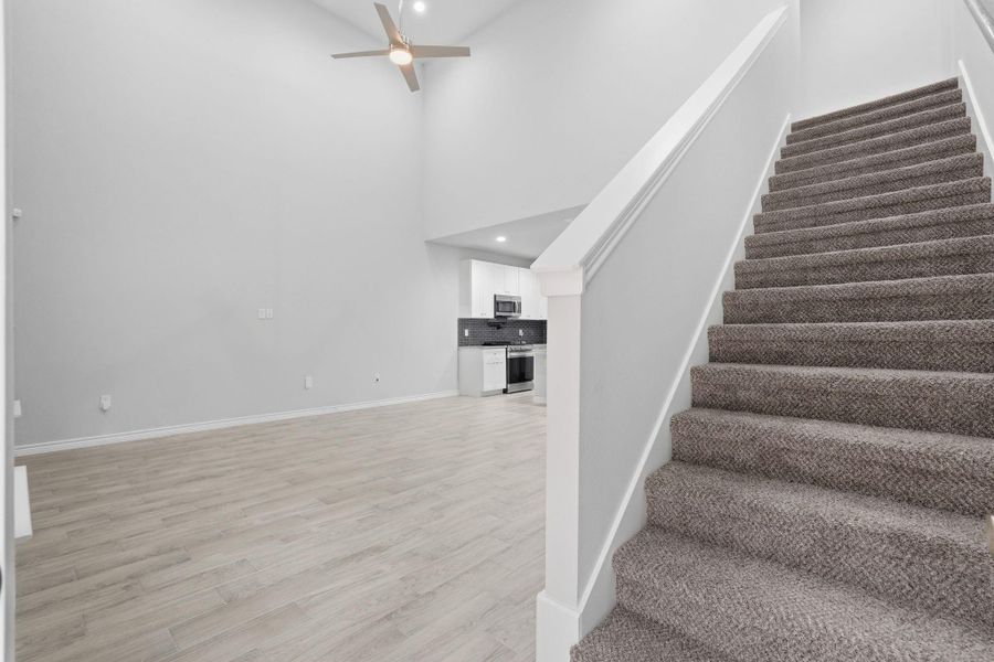 Spacious, unfurnished interior of a new home in Arrowhead Lakes, Willis (Image 26).