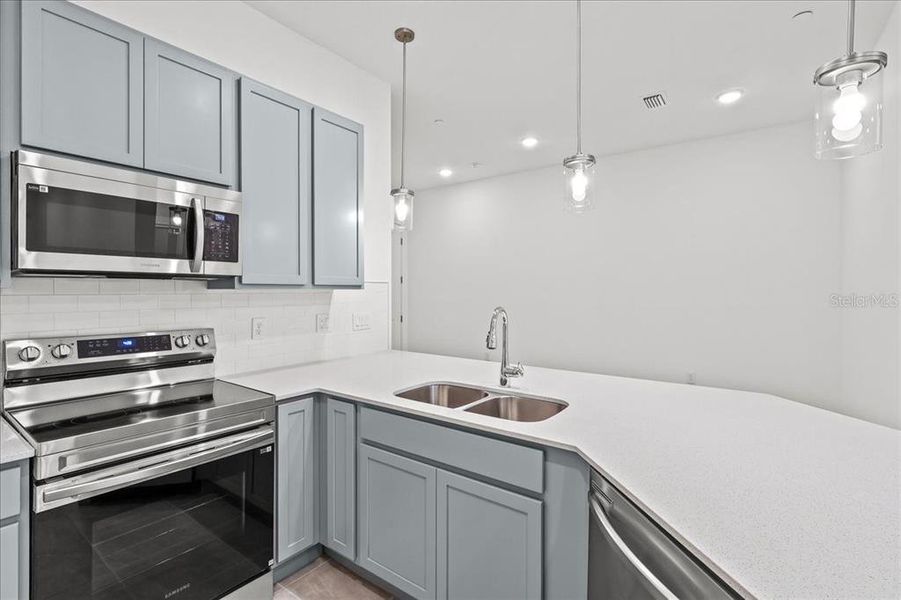 Furnished interior view inside a new home in , Orlando (Image 11).