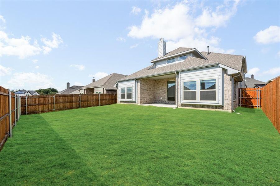 Exterior details and patio area of a home in Eagle Glen 50, Alvarado (Image 4). Exterior details and patio area of a home in Eagle Glen 50, Alvarado (Image 4).