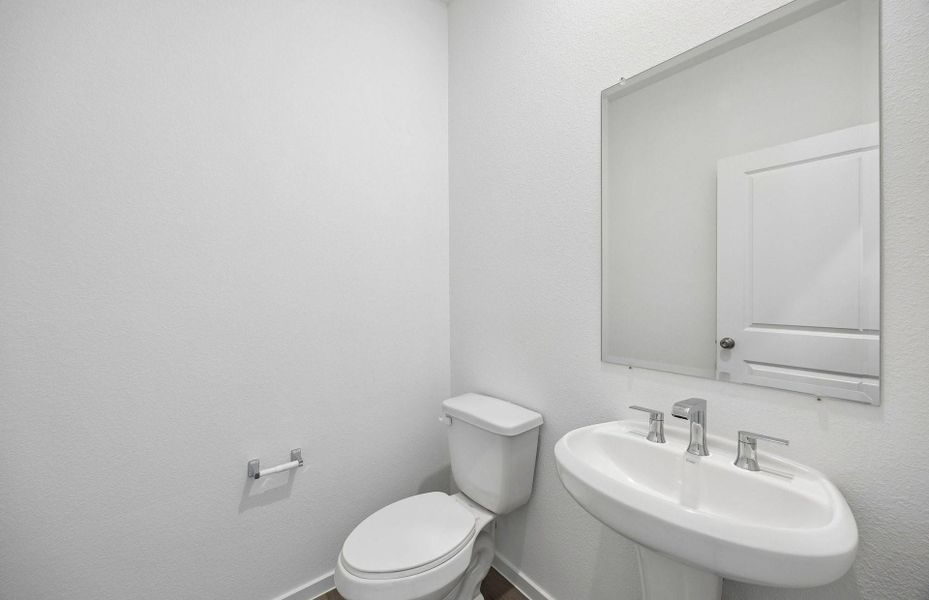 Furnished interior view inside a new home in Stokesbury, Waller (Image 9).