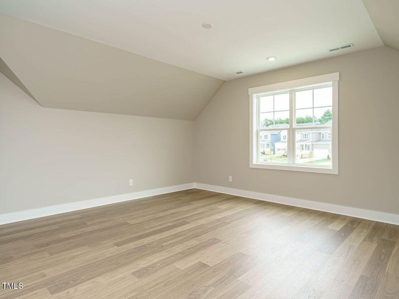 028-1280x960-bonus-room