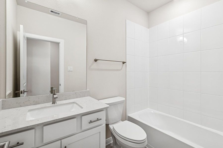 Furnished interior view inside a new home in Jordan Ranch 45' Homesites, Fulshear (Image 7). Furnished interior view inside a new home in Jordan Ranch 45' Homesites, Fulshear (Image 7).