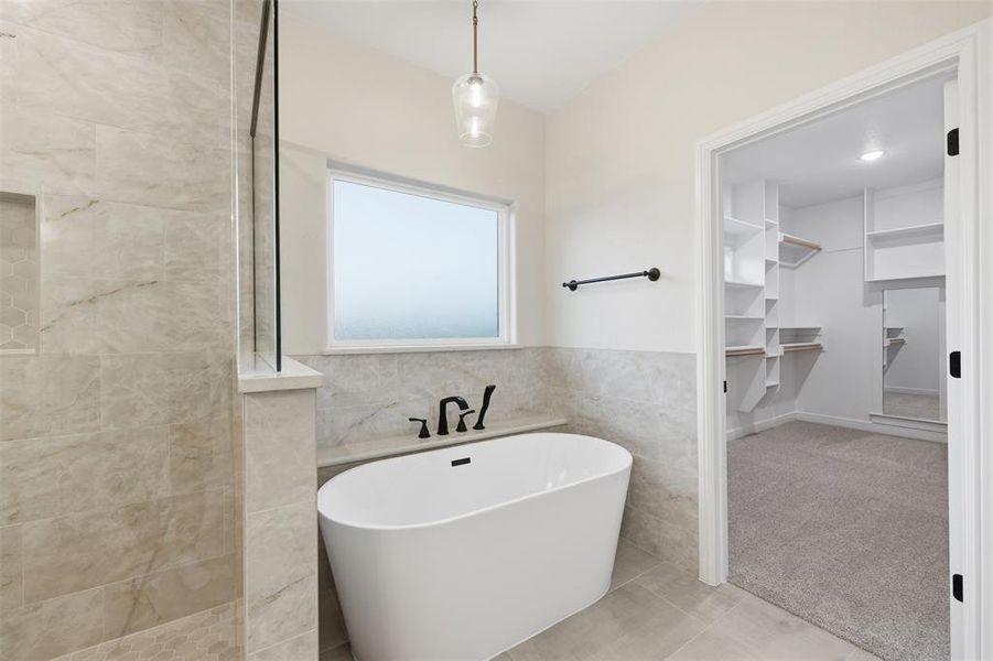 Furnished interior view inside a new home in , Weatherford (Image 10).