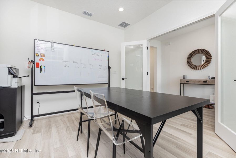 Furnished interior view inside a new home in Hyland Trail, Green Cove Springs (Image 37). Furnished interior view inside a new home in Hyland Trail, Green Cove Springs (Image 37).