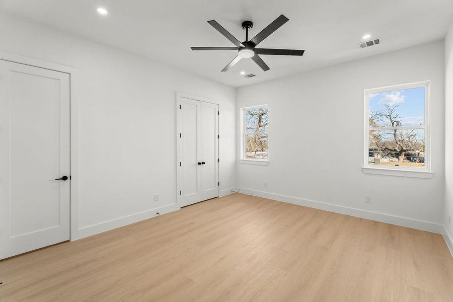 Spacious, unfurnished interior of a new home in , Dallas (Image 23).