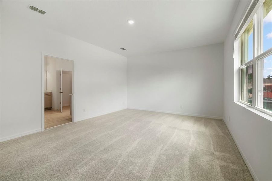 Spacious, unfurnished interior of a new home in Trinity Gardens, Deland (Image 16). Spacious, unfurnished interior of a new home in Trinity Gardens, Deland (Image 16).