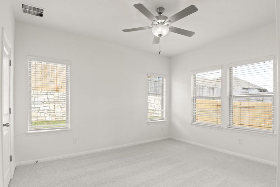 Spacious, unfurnished interior of a new home in Crosswinds, Kyle (Image 28).