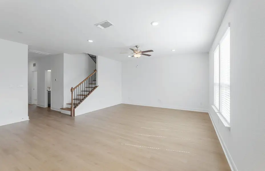 Spacious, unfurnished interior of a new home in Patterson Ranch, Georgetown (Image 15).