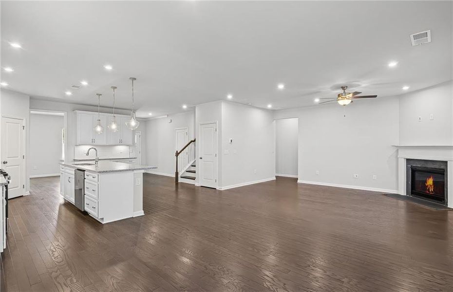 Spacious, unfurnished interior of a new home in Watermist at Mirror Lake, Villa Rica (Image 22).