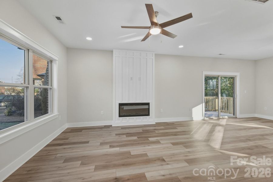 Spacious, unfurnished interior of a new home in , Concord (Image 24).