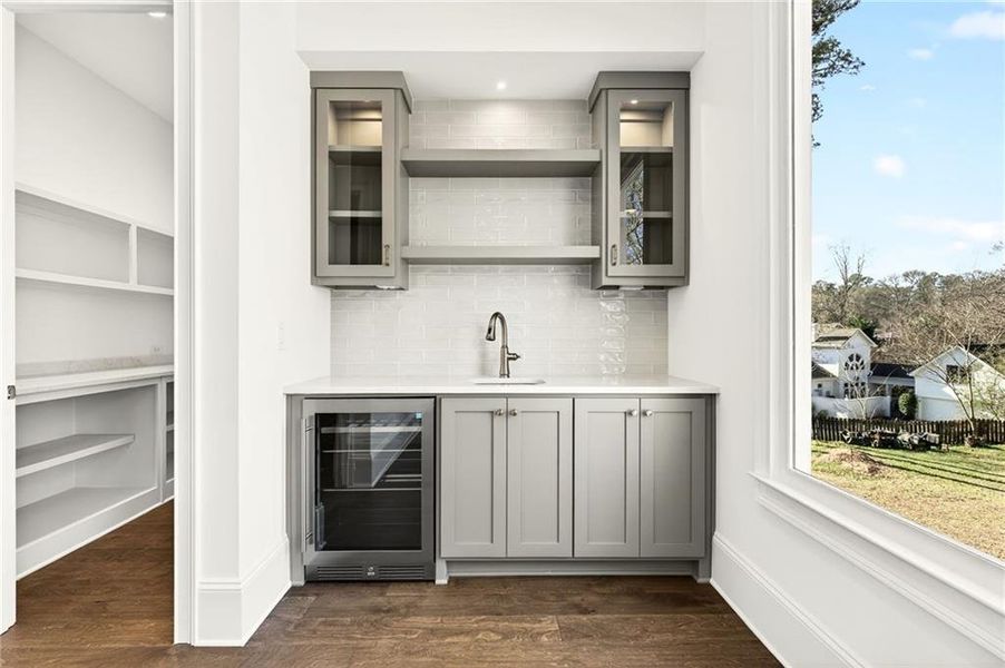 Furnished interior view inside a new home in , Roswell (Image 12).