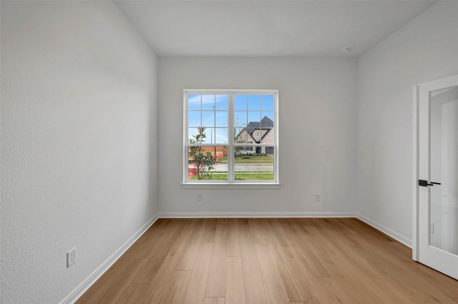 Spacious, unfurnished interior of a new home in The Grand Prairie 50’, Hockley (Image 26).