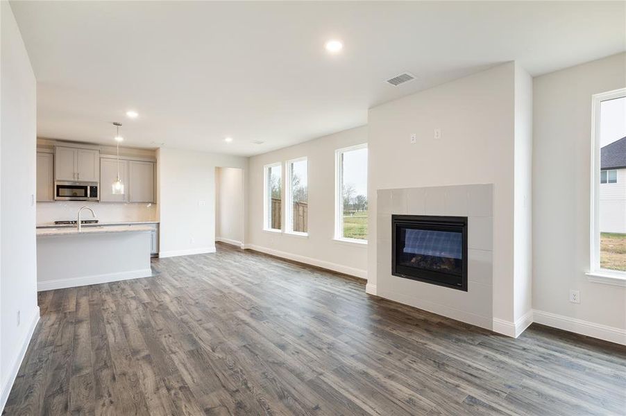 Spacious, unfurnished interior of a new home in , Royse City (Image 12).
