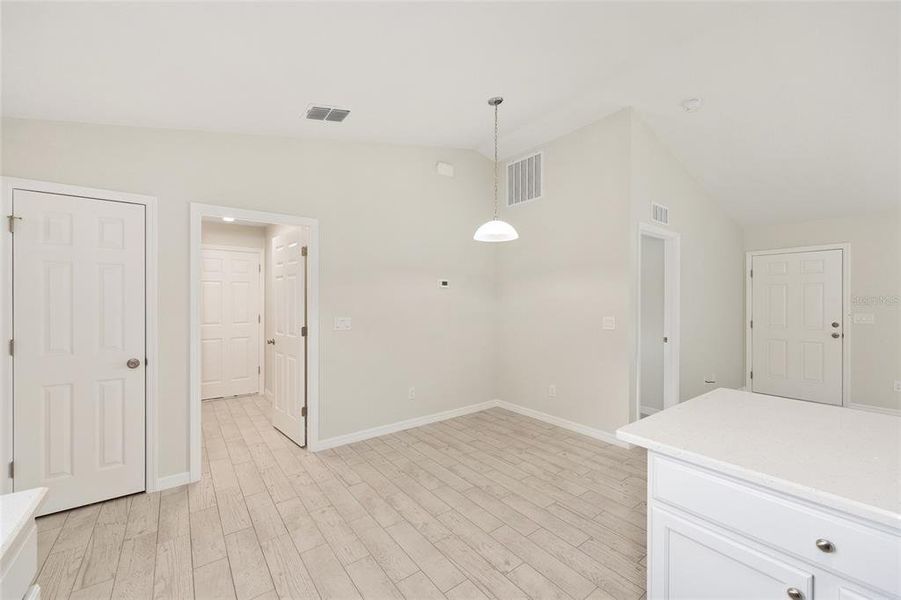 Spacious, unfurnished interior of a new home in , Ocala (Image 29).