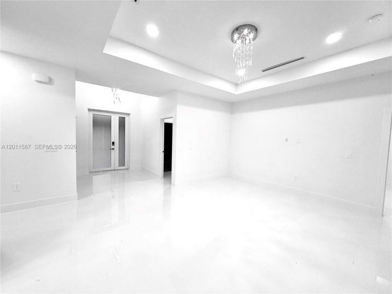 Spacious, unfurnished interior of a new home in , Lehigh Acres (Image 18).