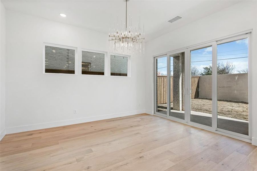 Spacious, unfurnished interior of a new home in , Richardson (Image 16).