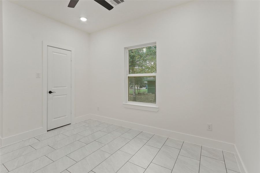 Spacious, unfurnished interior of a new home in , Prairie View (Image 16).