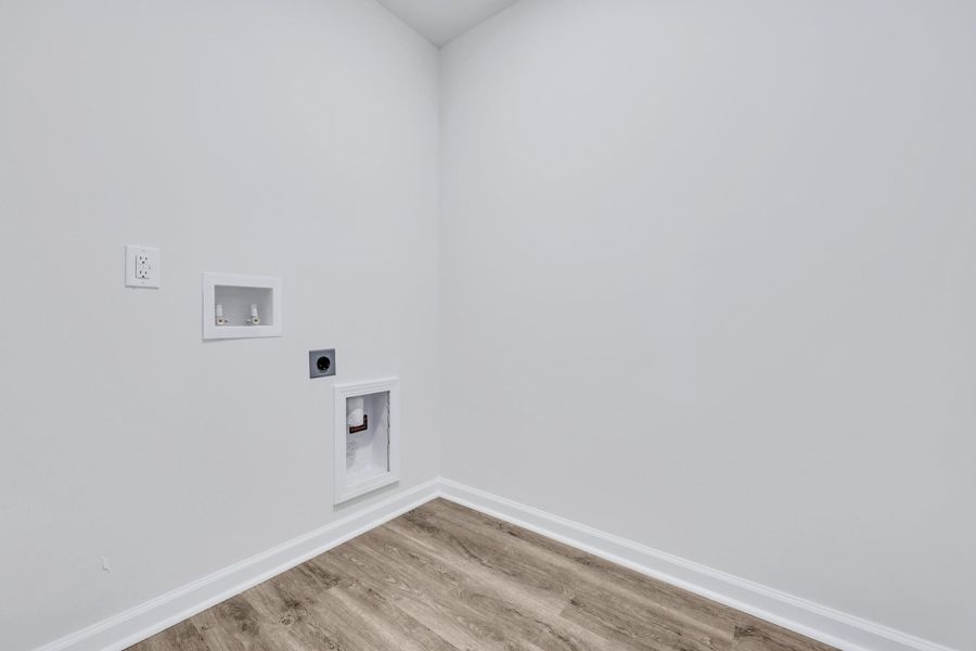 Spacious, unfurnished interior of a new home in Hillcrest, Ravenel (Image 30).