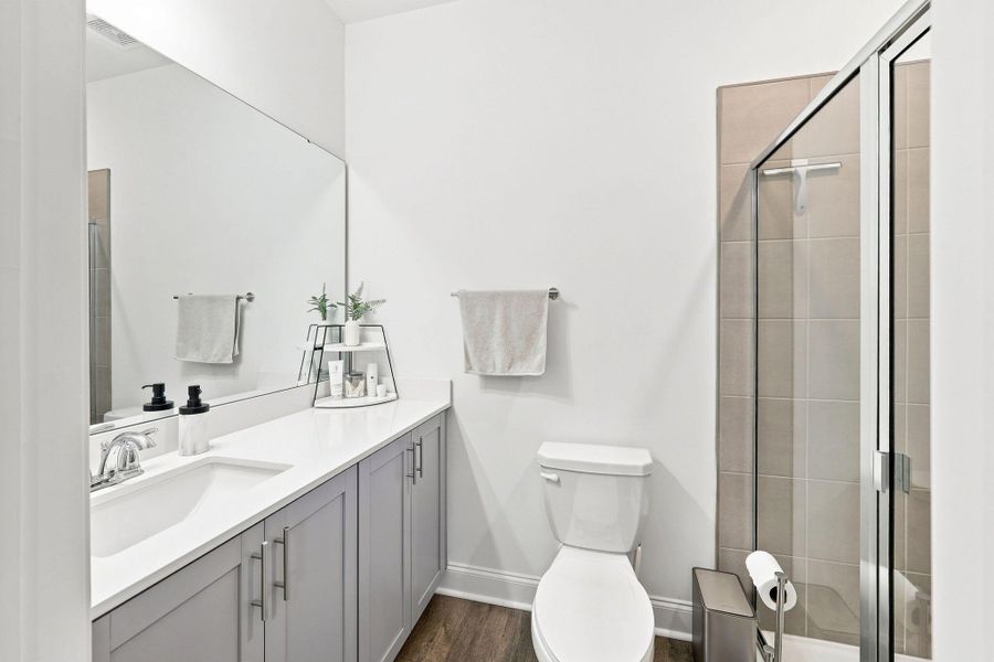 Furnished interior view inside a new home in , Wando (Image 15).